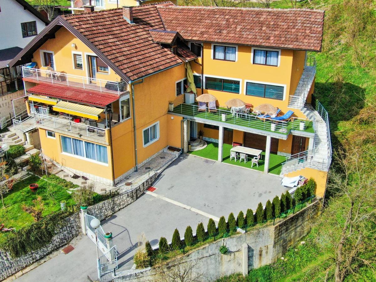 Lola'S House Hotell Jajce Eksteriør bilde